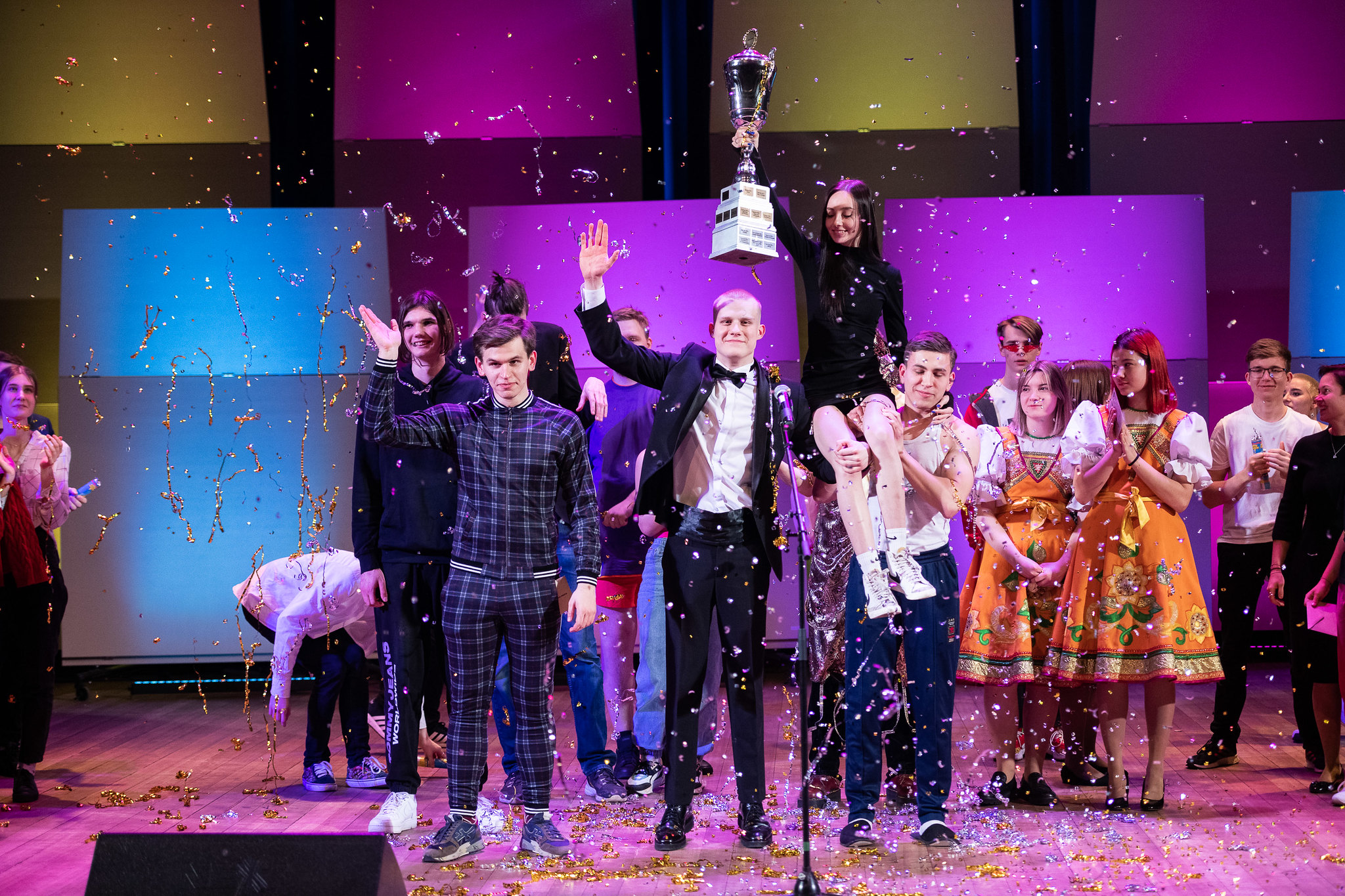 Успехи студентов в учебе и общественной деятельности всячески поощряются вузом