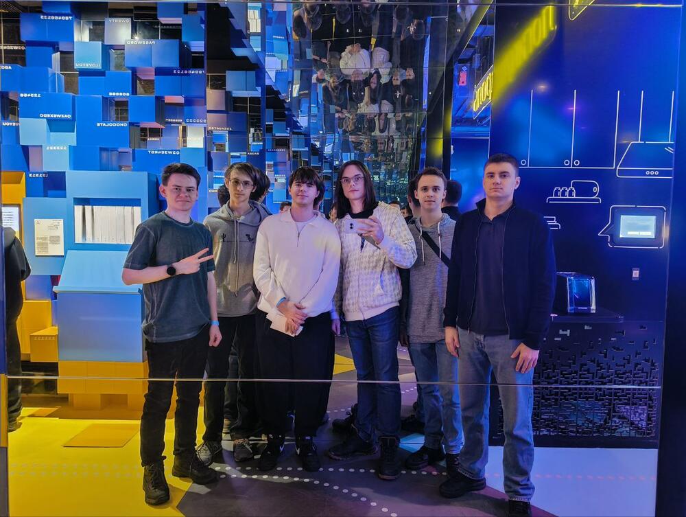 Групповая фотография участников клуба