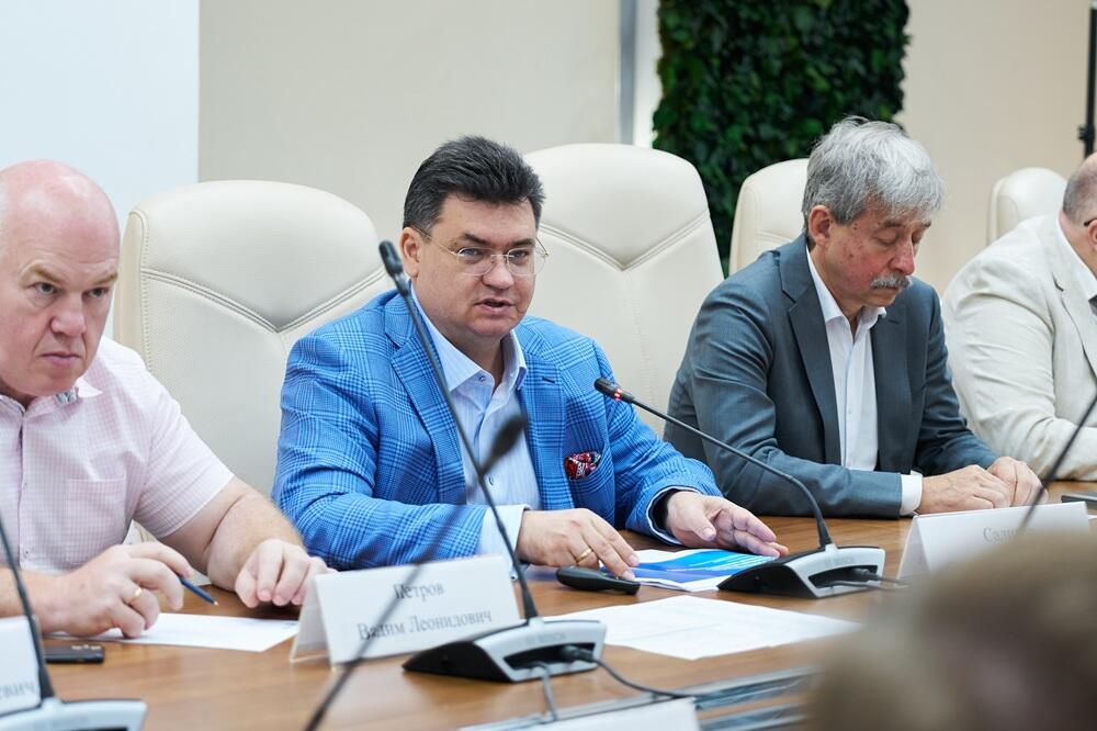 Петров, Салихов