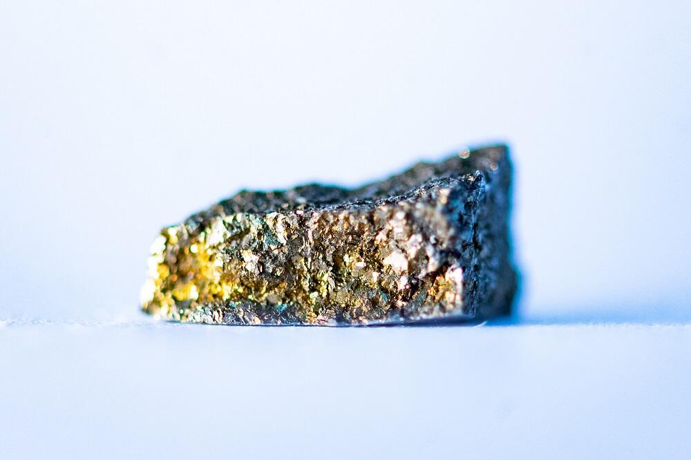 Сплав для твердотельных накопителей