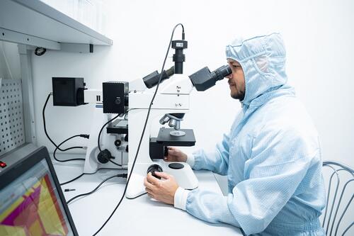 Вадим Ковалюк, к.ф.-м.н., заведующий лабораторией фотонных газовых сенсоров